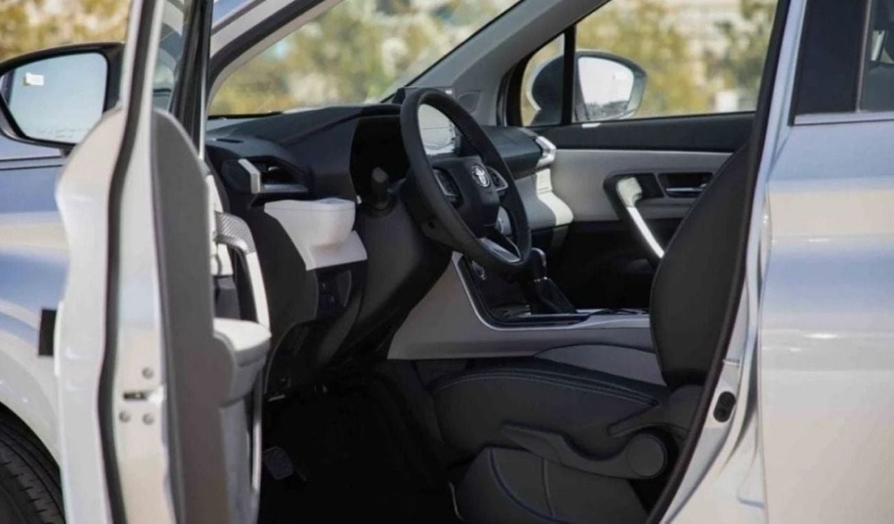 Toyota Veloz Toyota Veloz 2023 Toyota Veloz V 1.5 - Silver inside Black