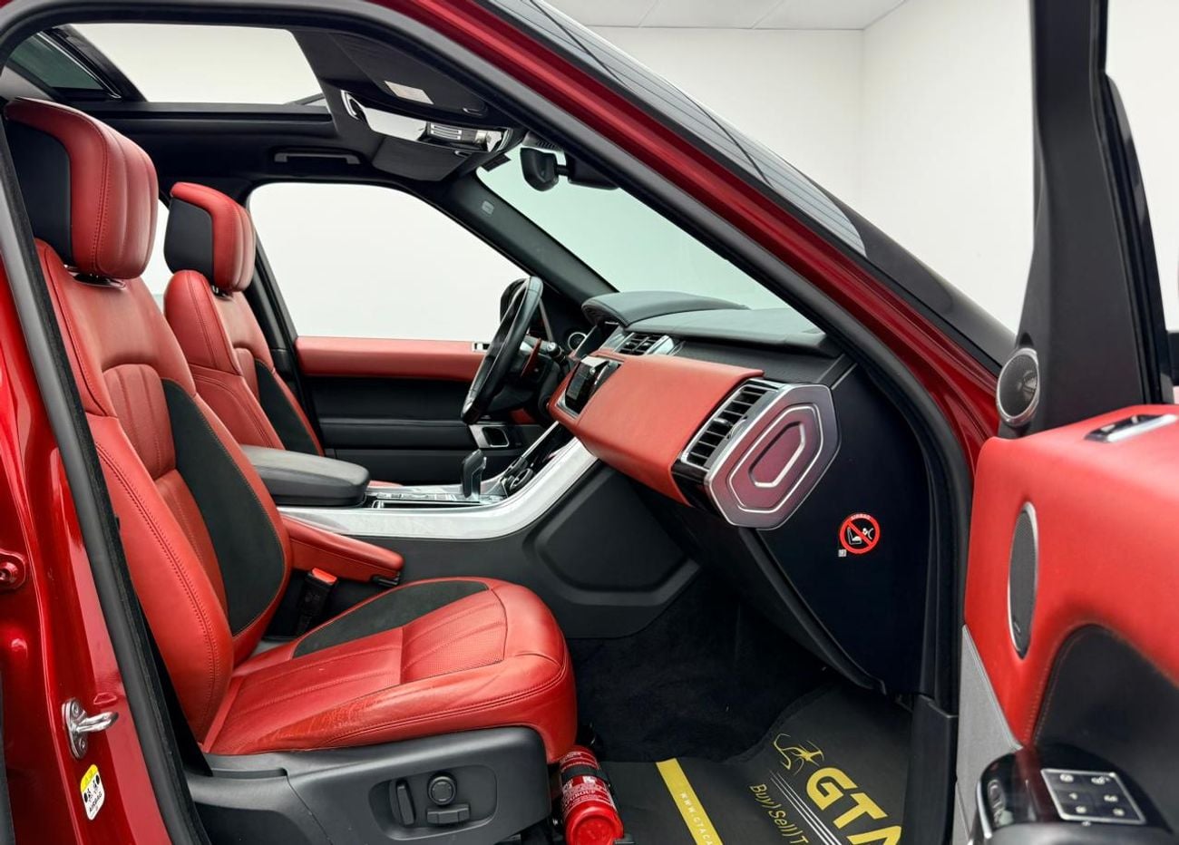 Land Rover Range Rover Sport 2019 Range Rover Sport HSE, Warranty, Full RR Service History, Excellent Condition, GCC