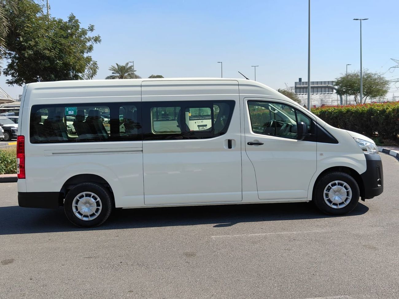 تويوتا هاياس 2025 Toyota Hiace DX 13-Seater 3.5L V6 Petrol M/T (3-Point Seatbelts) Export Only