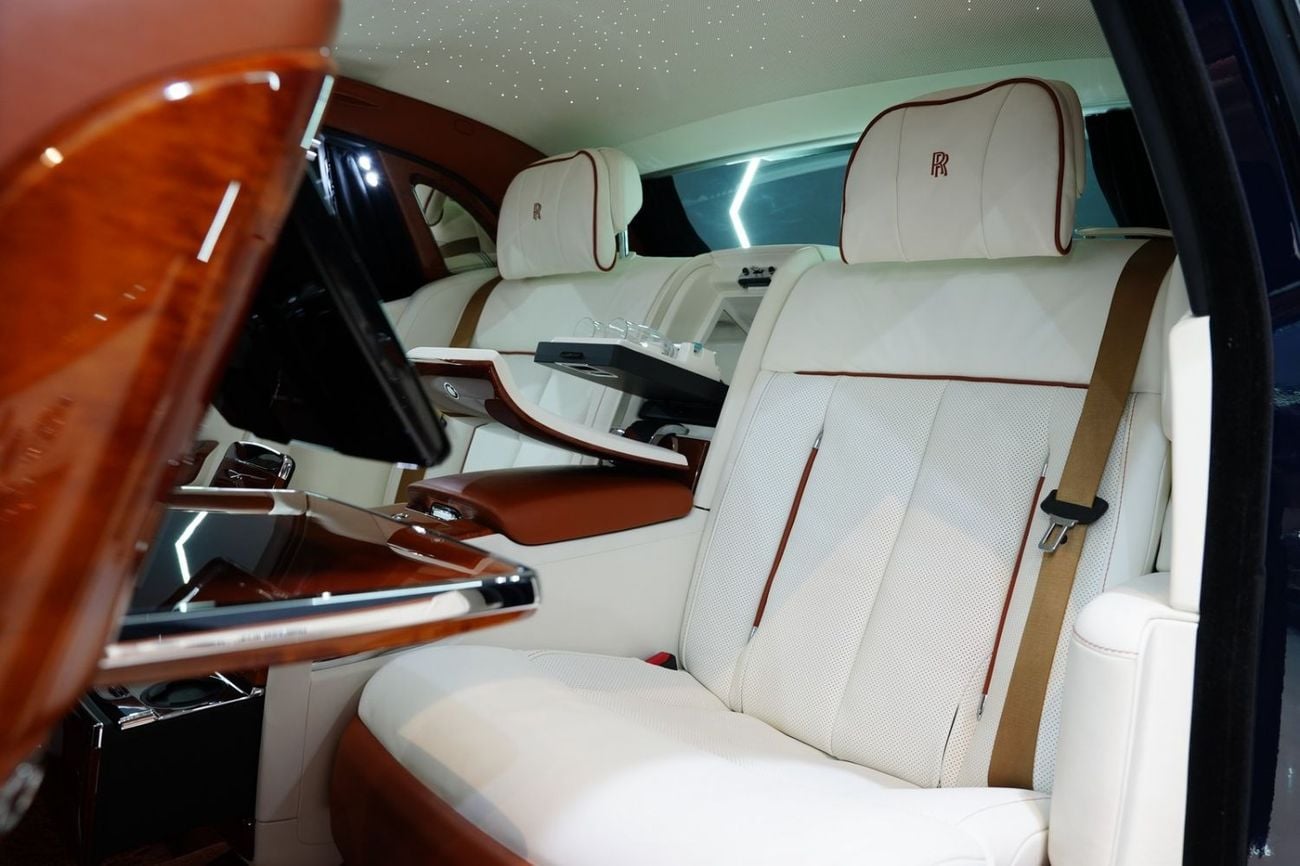 Rolls Royce Phantom Standard 2022 Rolls-Royce Phantom, Two-Tone, Illuminated Spirit of Ecstasy, Rear Screens, Dealer Warranty!!