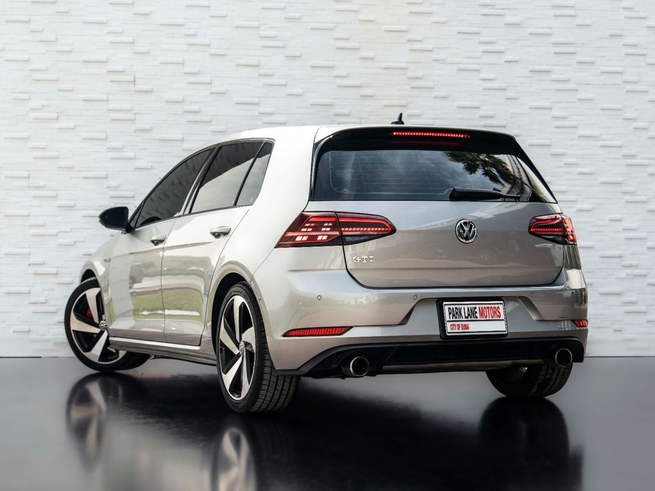 Volkswagen Golf GTI Sport 2.0T