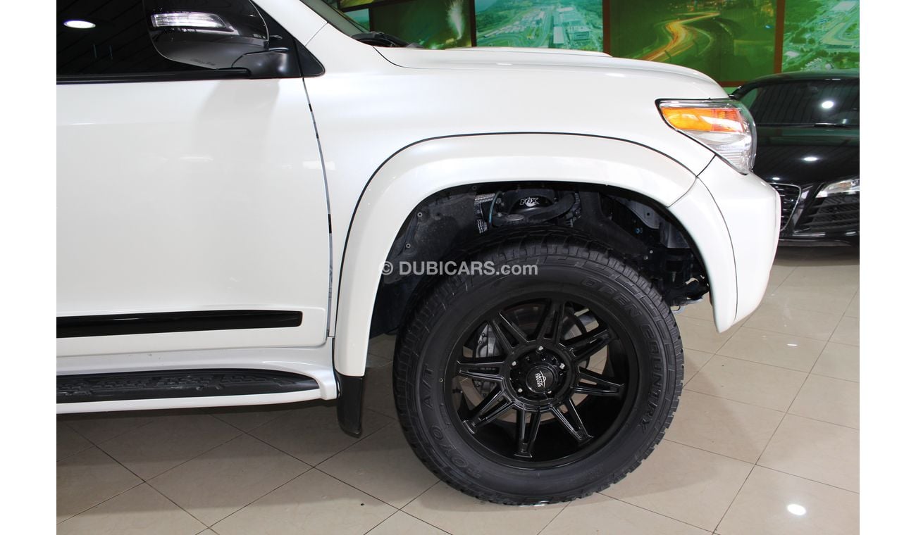Toyota Land Cruiser V8 - 5.7 L XTREME