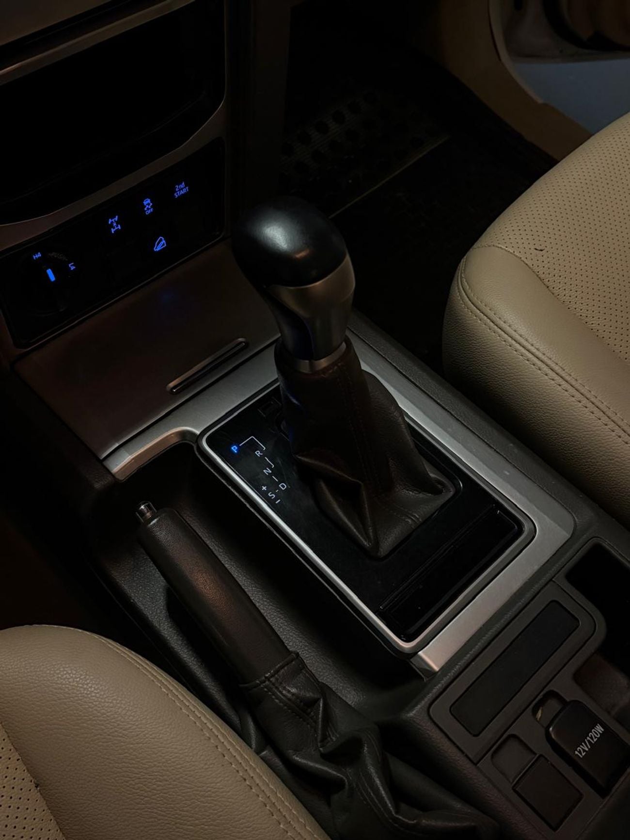 تويوتا برادو GXR 4.0L 4WD