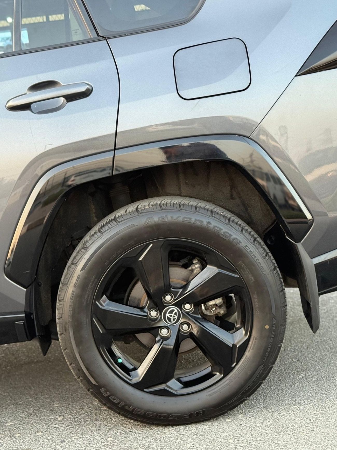 Toyota RAV4 XSE Hybrid Full Option