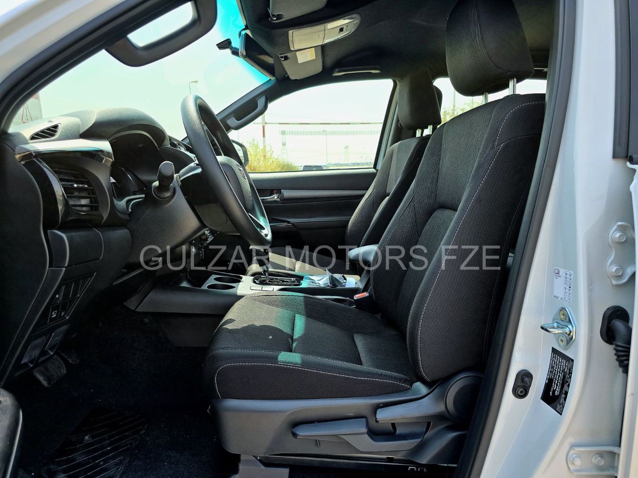 تويوتا هيلوكس HILUX ADVENTURE PETROL 4.0L - FULL WITH COMPRESSOR - WHITE INSIDE BLACK - OMANI