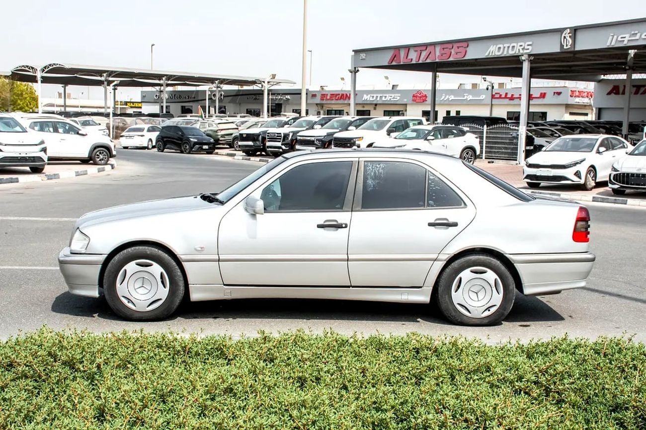 Mercedes Benz C200 Pristine C200 | Japanese Specs | Low Mileage