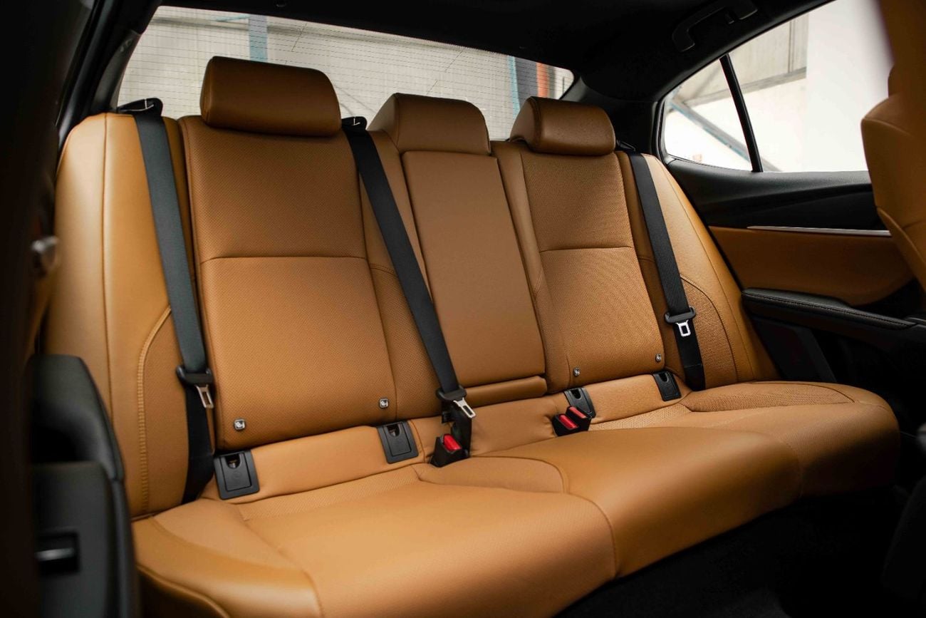 Toyota Camry GLE 2.5L - NETURAL BLACK INSIDE TAN | EXPORT ONLY
