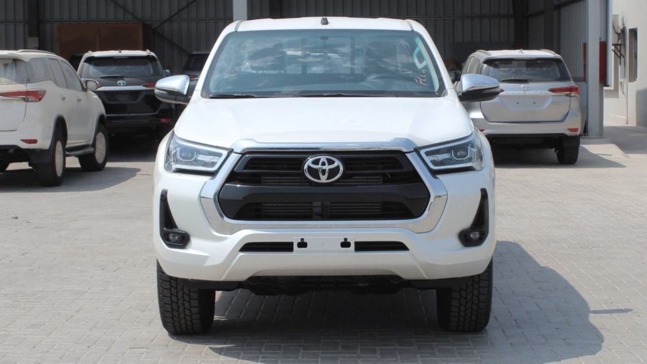 Toyota Hilux SGLX TOYOTA HILUX 2.4L GLX D DC 4WD MT (Export Only)