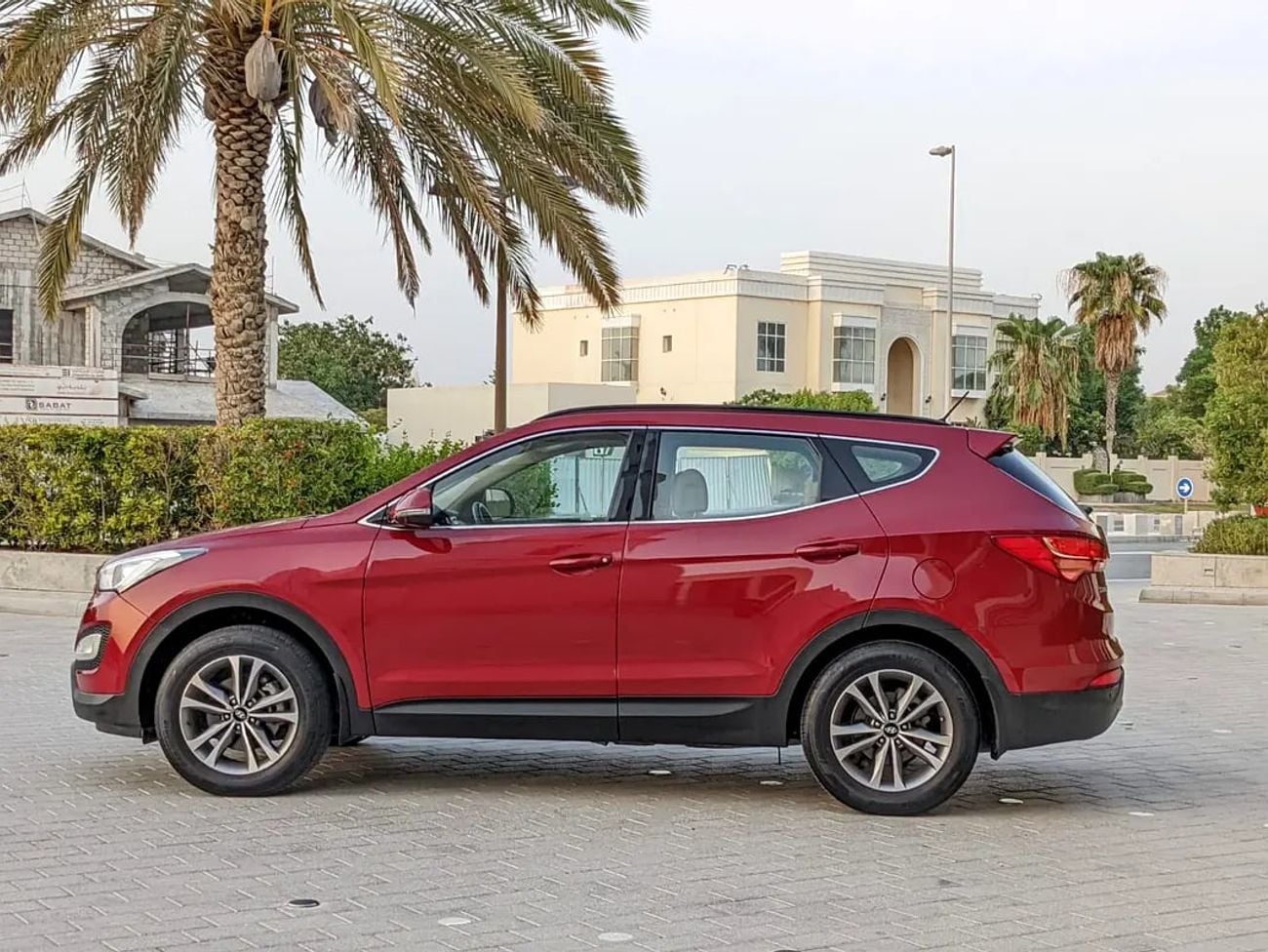هيونداي سانتا في GCC Mint Condition With Beige Interior Super 7 Seater Family SUV