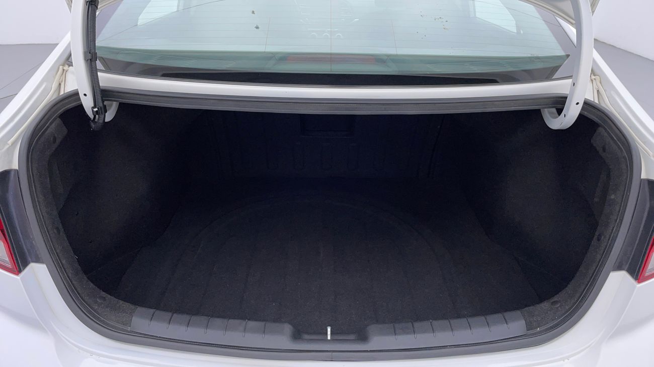 Hyundai Elantra GL 1.6 | Zero Down Payment | Free Home Test Drive