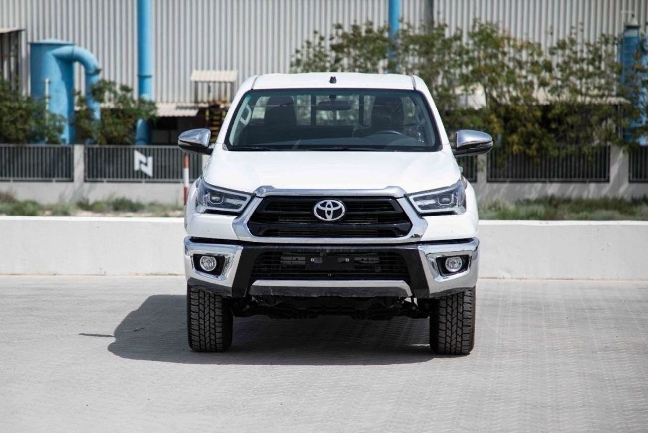 Toyota Hilux 2024 Toyota Hilux 4x4 DC 2.8 SR5 - Super White inside Maroon | Export Only