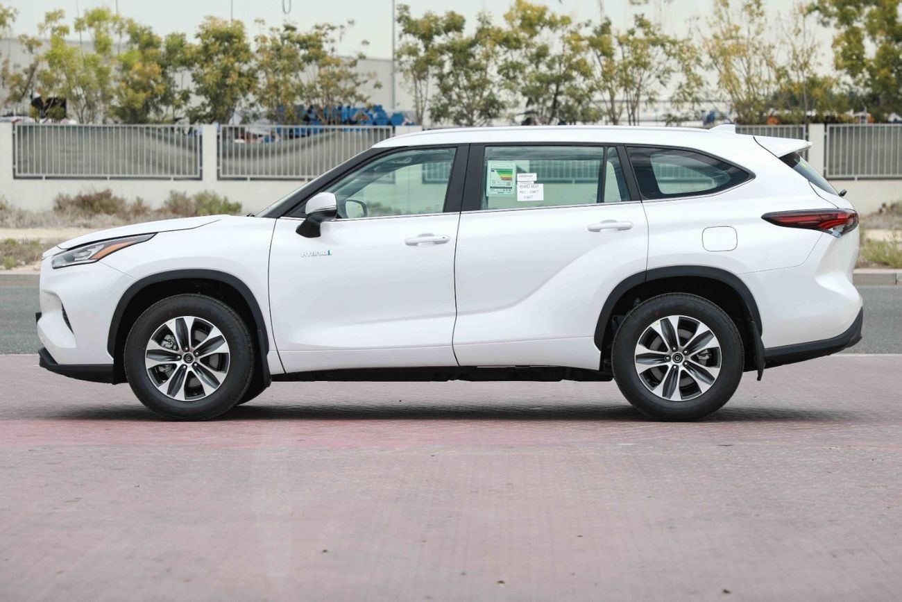 Toyota Highlander 2024 TOYOTA HIGHLANDER XLE 2.5 - Hybrid - PLATINUM WHITE PEARL inside GREY | Export Only