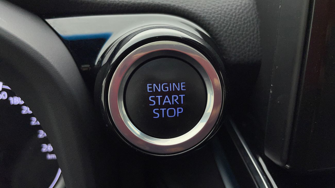 تويوتا لاند كروزر GXR 4 | بدون دفعة مقدمة | اختبار القيادة في المنزل