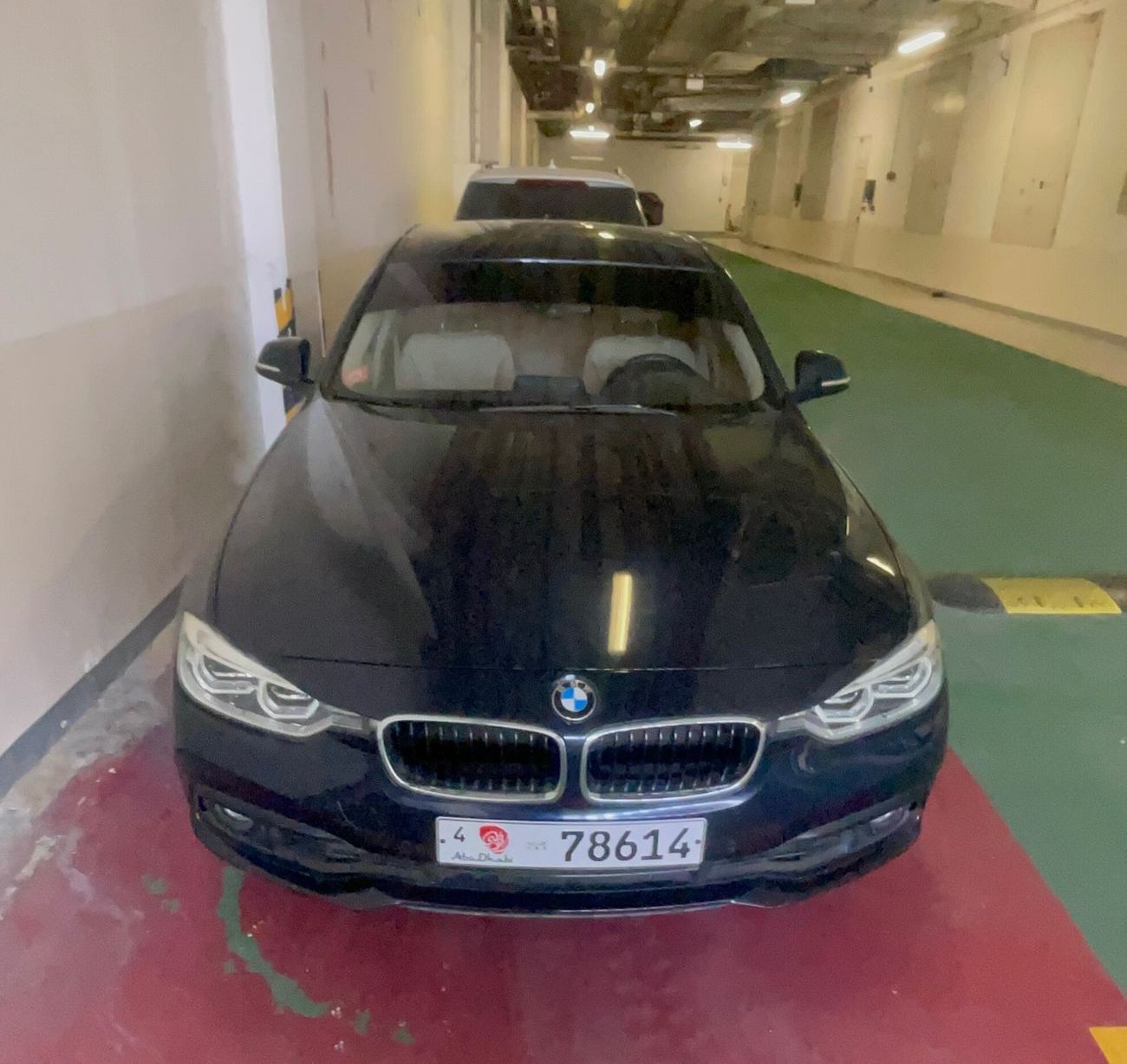 BMW 320i Std 2.0L