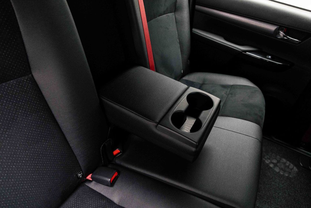 تويوتا هيلوكس 4.0L - Attitude Black Inside GR-S White | Export Only