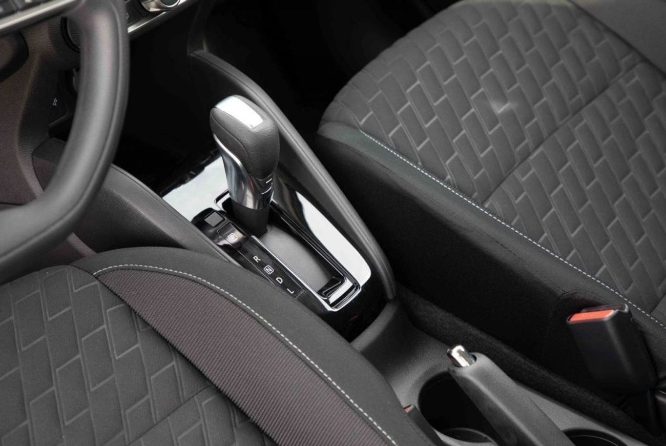 Nissan Kicks 2024 Nissan Kicks 1.6 SV - White Body & Black Roof Inside Black | Export Only