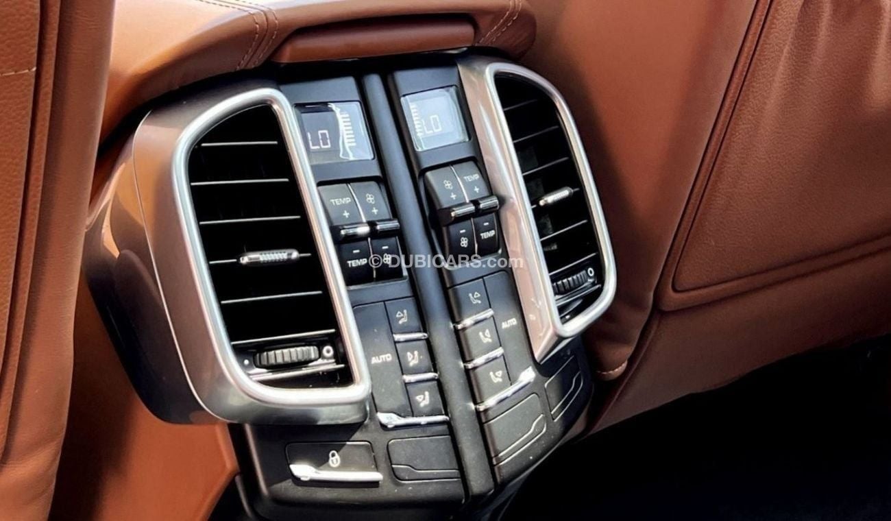 Porsche Cayenne S 2.9L (440 HP) 2018 V6 GCC Full Service History