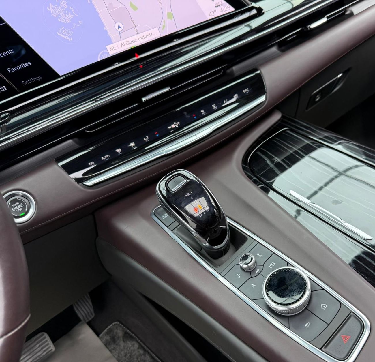 كاديلاك إسكالاد Escalade-V 6.2L 2023 Cadillac Escalade V, 2027 Cadillac Warranty + Service Pack, Very Low Km, 7 Seat