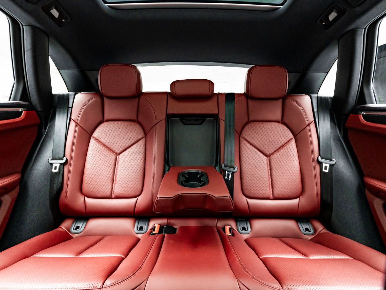 Porsche Macan Std 2.0L (252 HP) 2024 Porsche Macan, November 2026 Porsche Warranty, Full Service History, Low KMs,