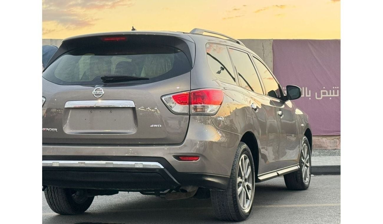 Nissan Pathfinder Platinum 3.5L In excellent condition and requires no expenses