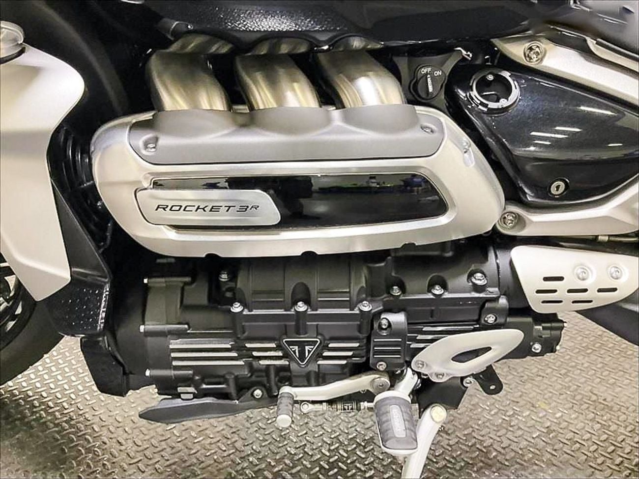 Triumph Stag 2020 Triumph Rocket 3R 2500CC