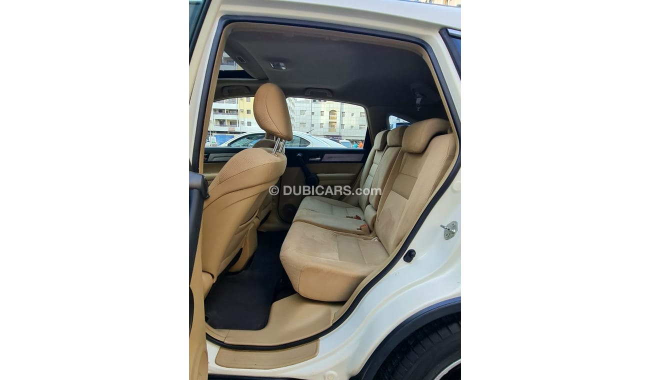 Honda CRV HONDA CRV GCC 2011 WITH SUNROOF