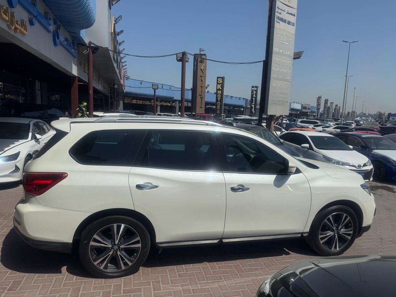 Nissan Pathfinder SV, 3.5cc, Sunroof, Leather Seats,Navigation, Adaptive Cruise Control, MY2020