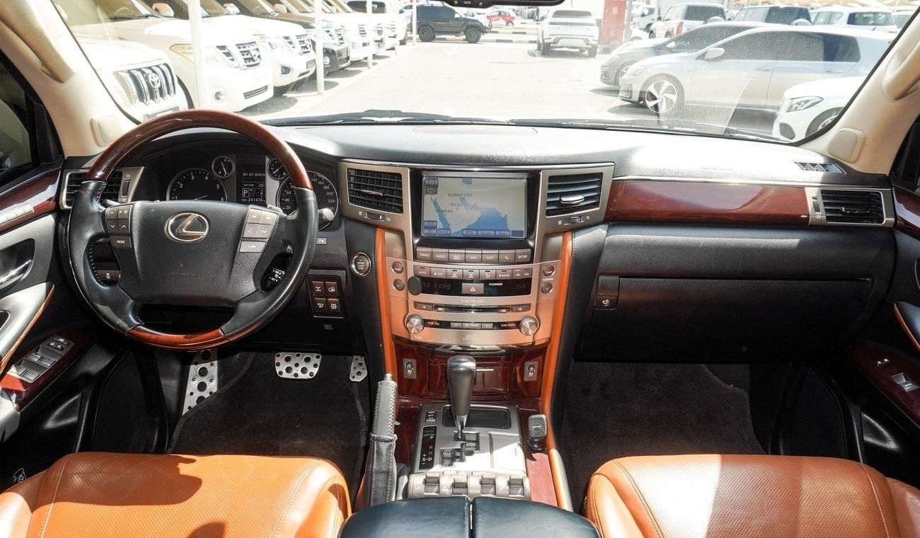 Lexus LX 570 S