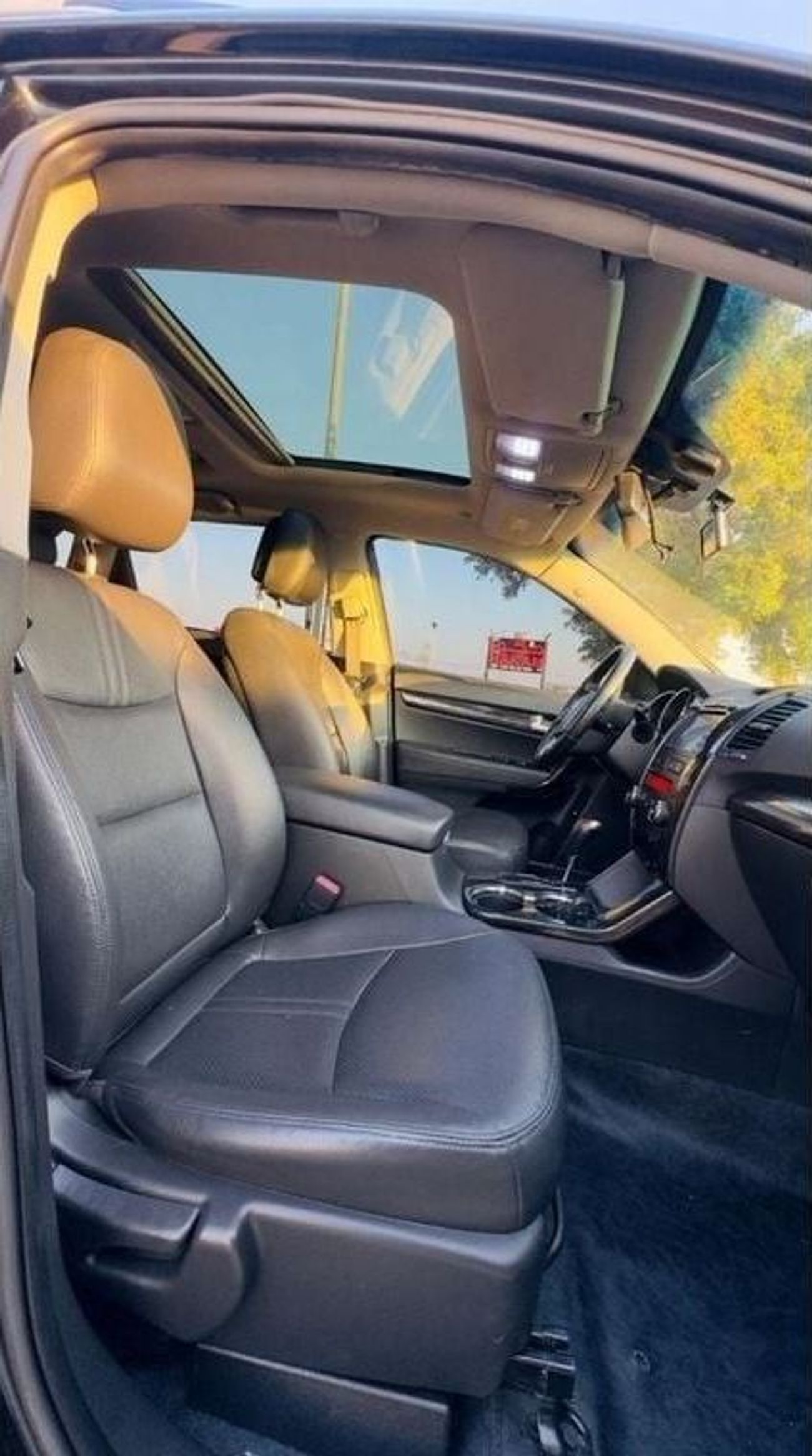 Kia Sorento GOOD CONDITION | LHD | 2.0L DIESEL ENGINE | 2010 | DOUBLE SUNROOF | REAR VIEW CAMERA