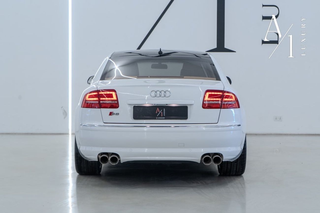 أودي S8 2009 Audi S8 V10, Clean Title, Zero Paint, GCC