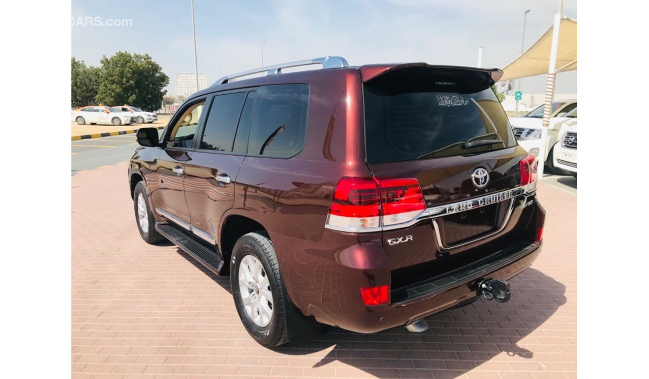 Toyota Land Cruiser GXR V8