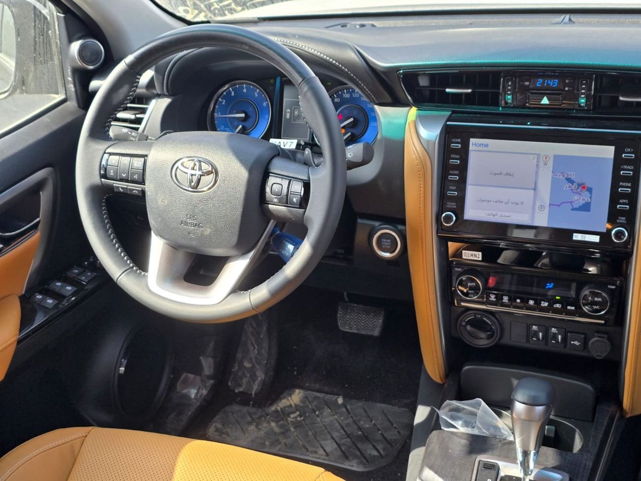 تويوتا فورتونر 4.0L PETROL A/T SR5 V6  7 SEATER