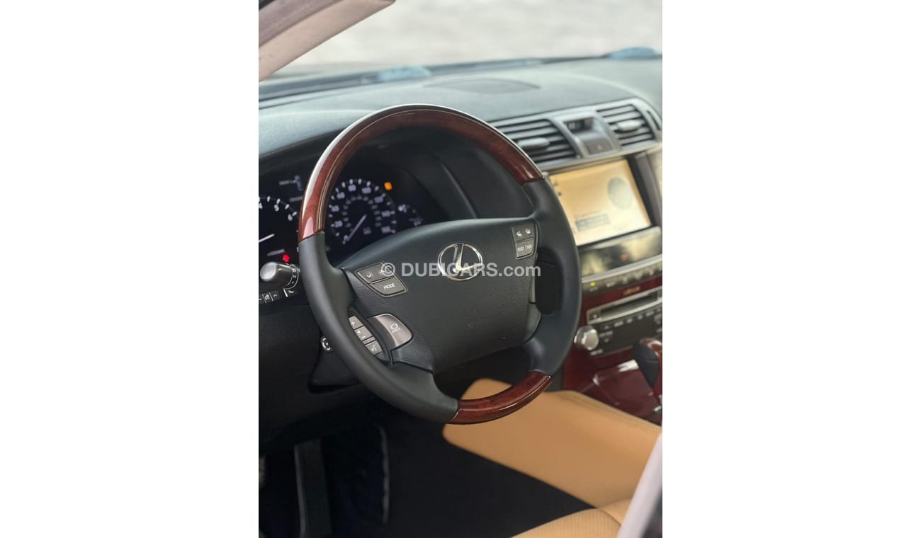 Lexus LS460
