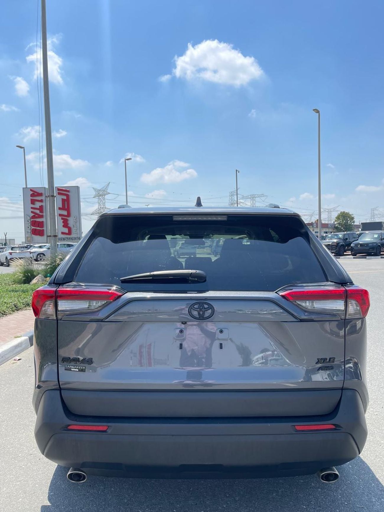 تويوتا راف ٤ Left Hand Petrol ,2.5 liter ,Only For Export