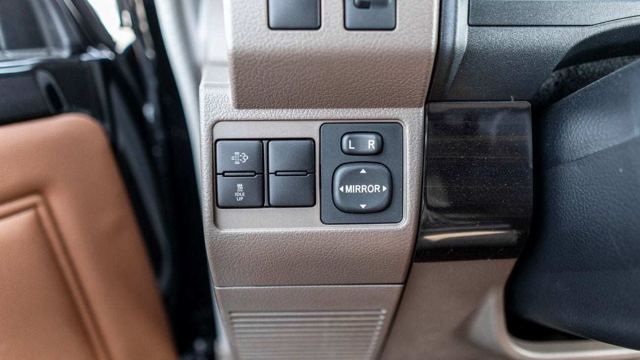 Toyota Land Cruiser 70 2025 Toyota Land Cruiser LC 76 2.8L AT Diesel (Black-Brown)