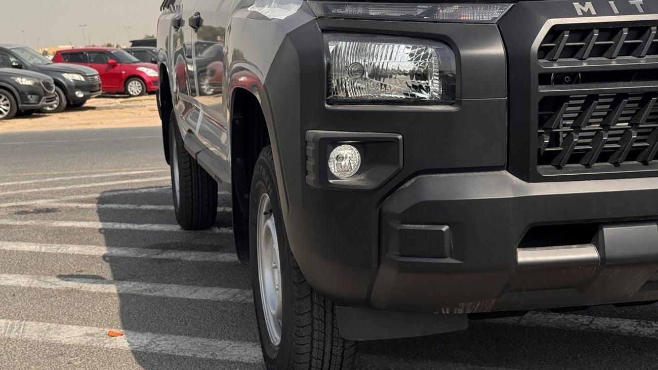 ميتسوبيشي L200 2.4 L DIESEL DOUBL CABIN 4X4 5MT MID -LINE