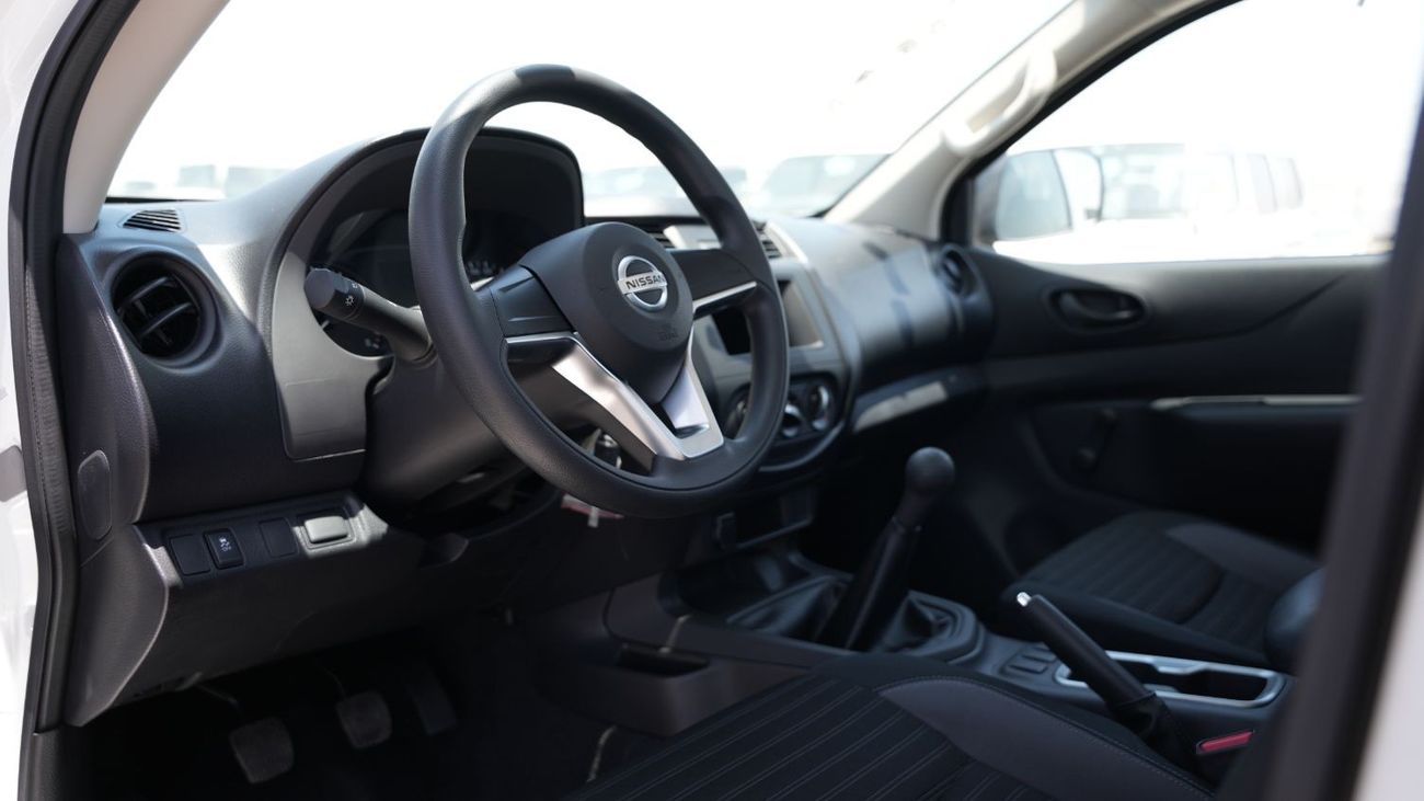 Nissan Navara Nissan Navara 2.5 Diesel XE 4X2 MT SCab Plus MY-2023