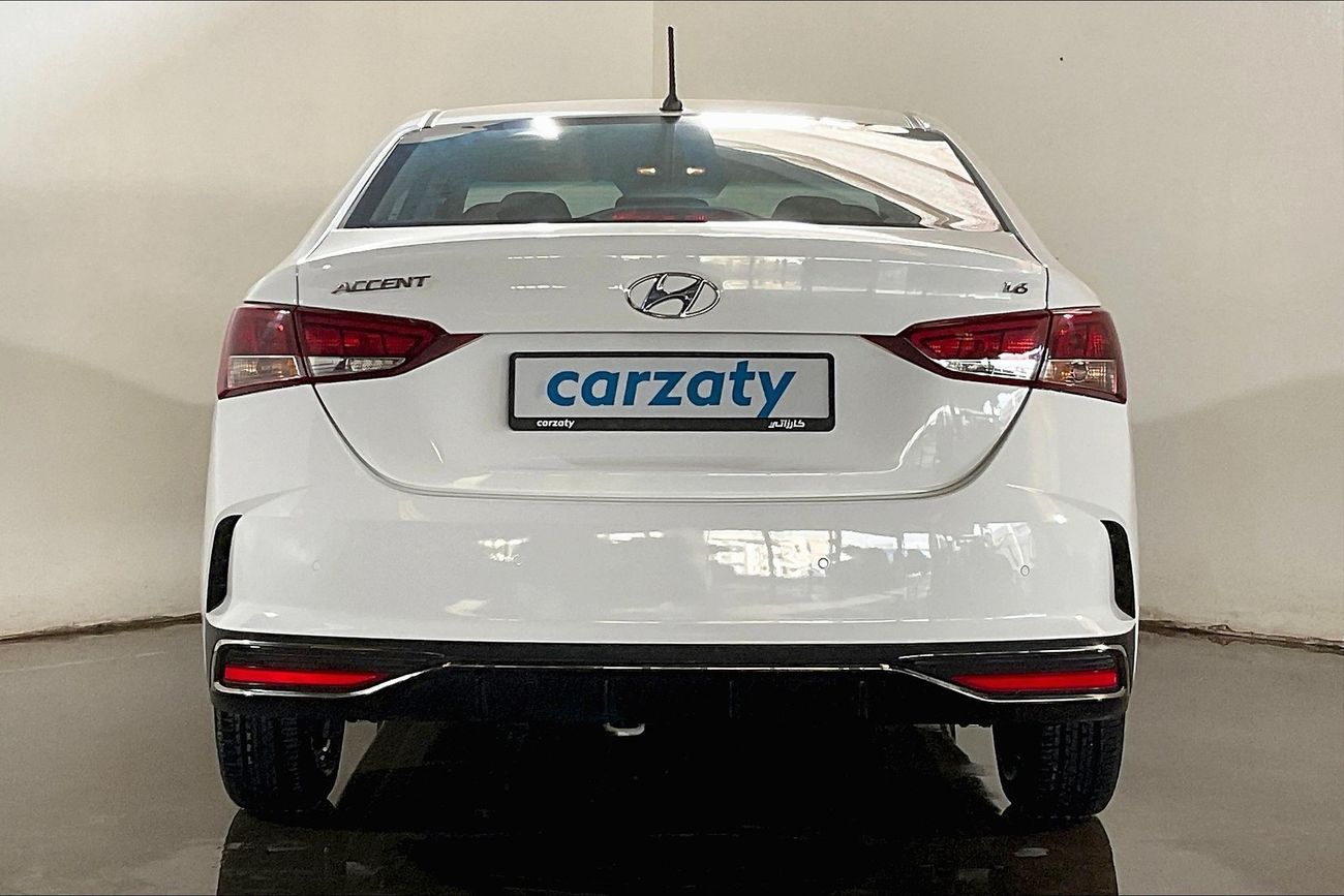 Hyundai Accent Smart Plus