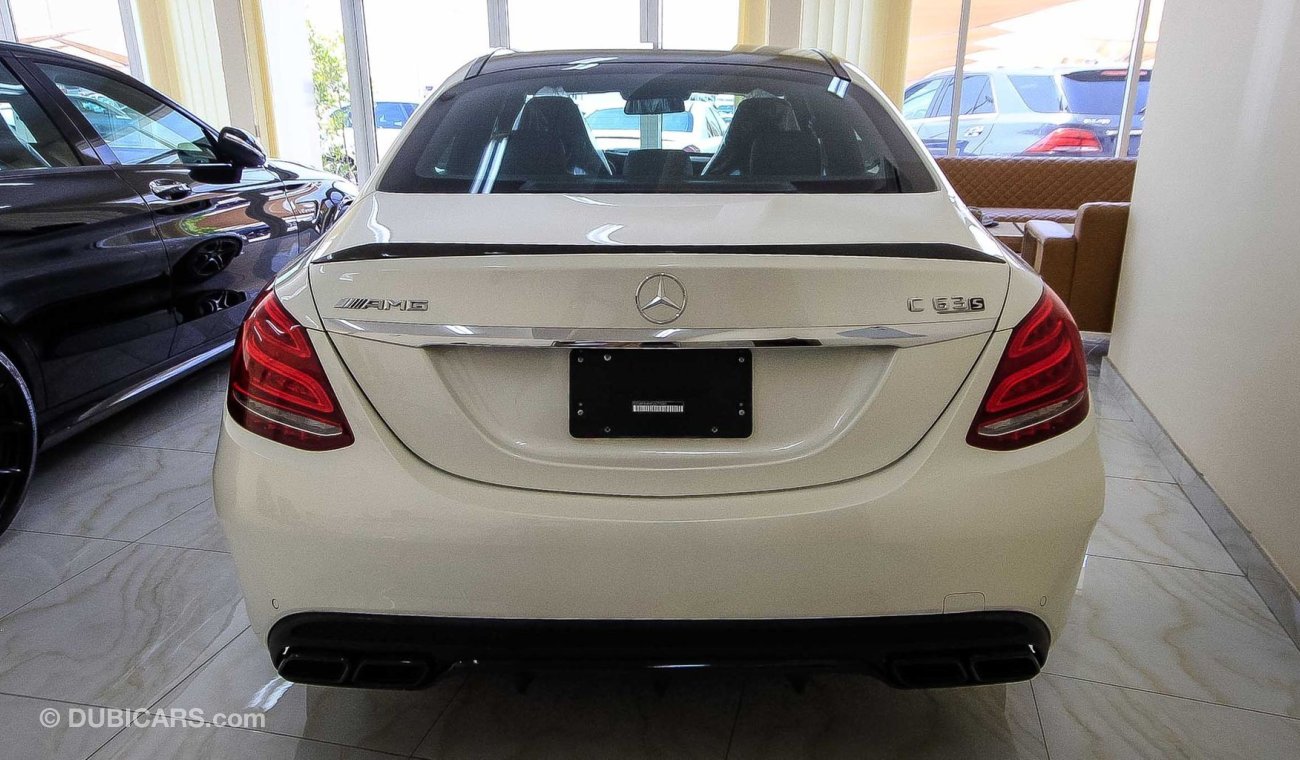 مرسيدس بنز C 63 AMG V8 BITURBO