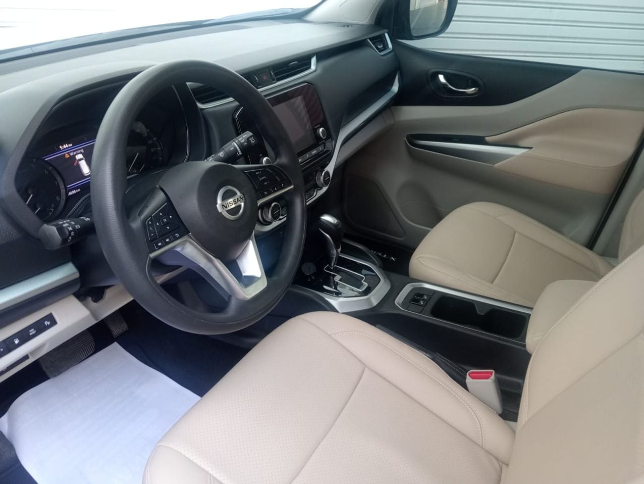 نيسان إكستيرا Titanium 2.5L 4WD