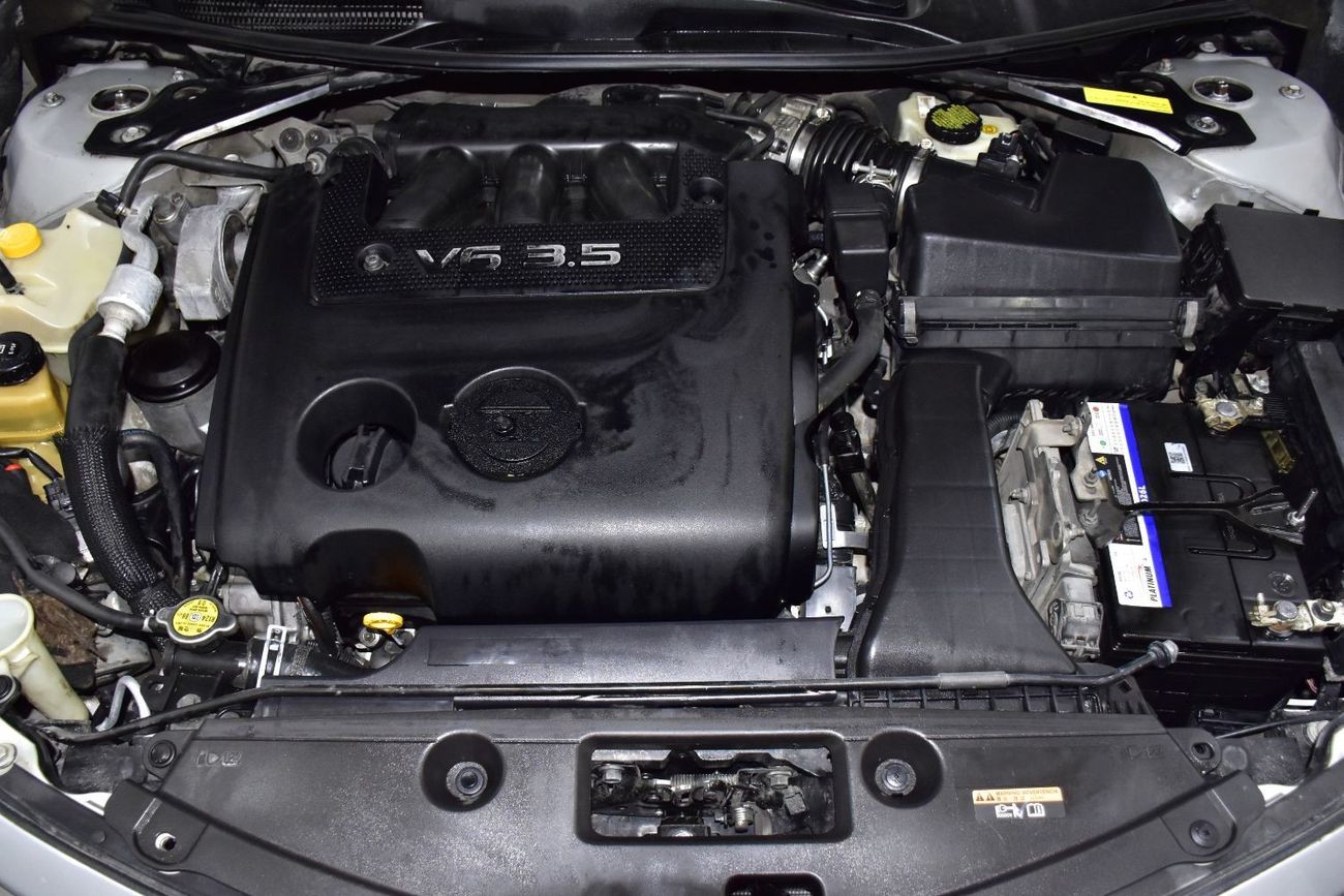 نيسان ألتيما EXCELLENT DEAL for our Nissan Altima 3.5 SL ( 2013 Model ) in Silver Color GCC Specs