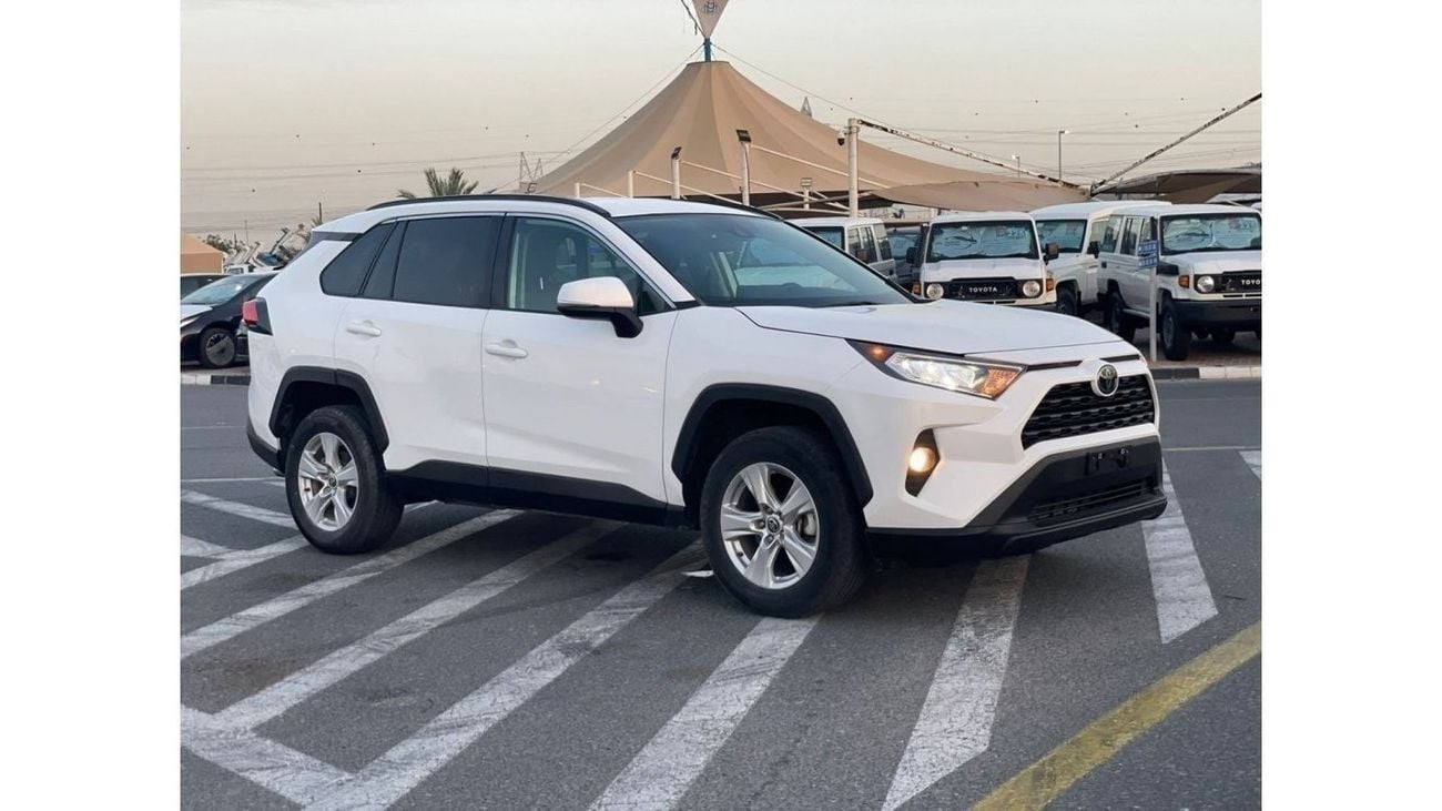 تويوتا راف ٤ 2021 Toyota Rav4 XLE 2.5L V4 Push Start Electric Seat -  UAE PASS