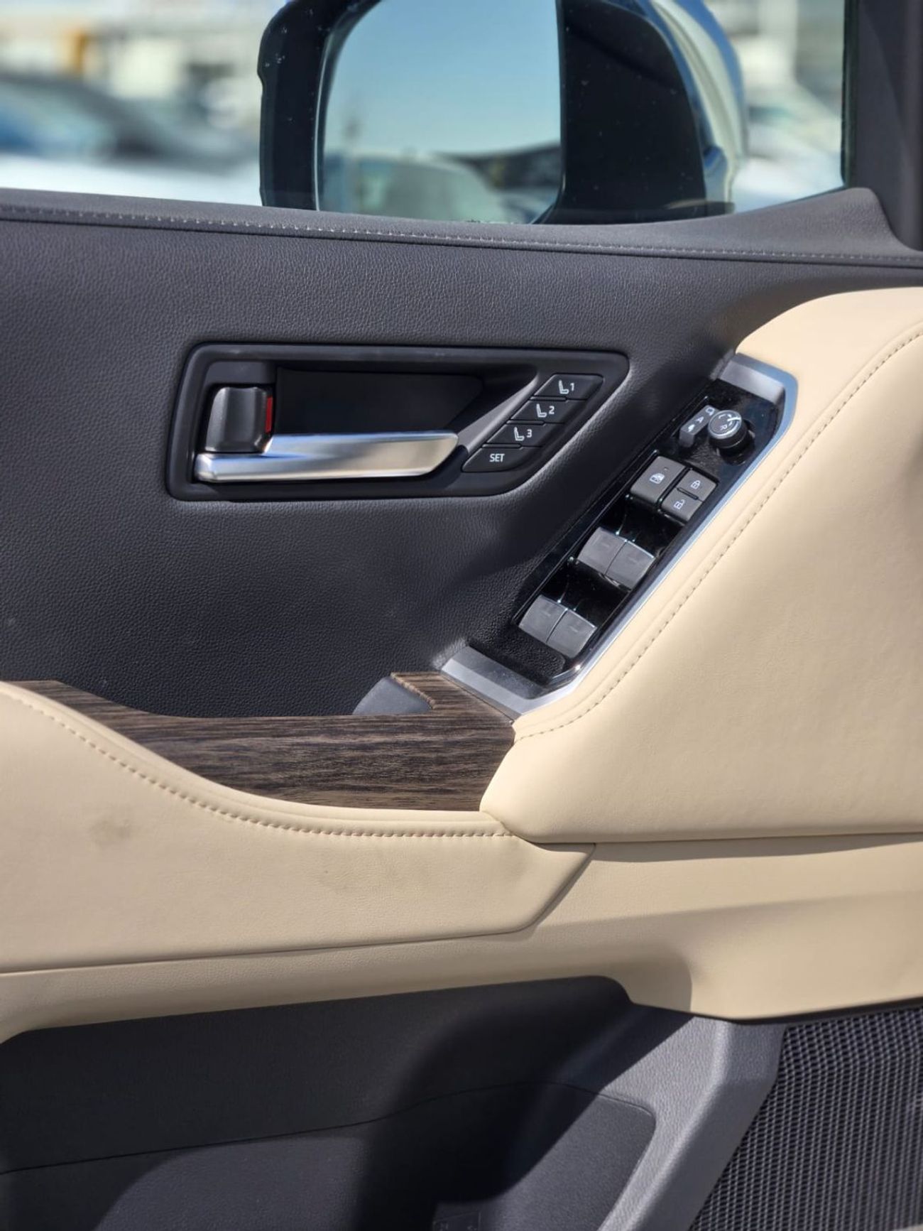 Toyota Land Cruiser LC300 4.0L VXR PETROL A/T 7 SEATER FULL OPTION