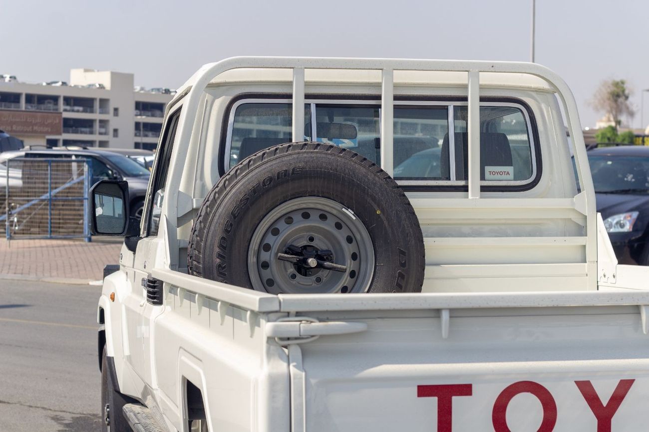تويوتا لاند كروزر بيك آب EXPORT ONLY - LC79 2.8L T/DSL STD-E (Diesel)