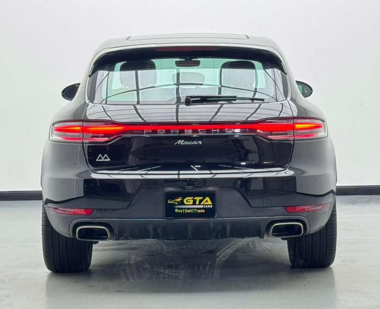 بورش ماكان Std 2.0L (252 HP) 2020 Porsche Macan, 1 Year Warranty, Porsche Service History, GCC