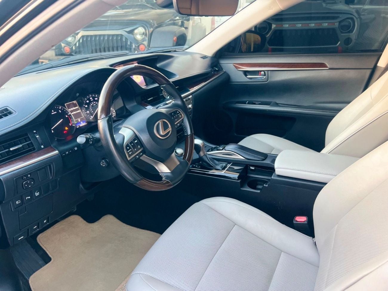 لكزس ES 350 PLATINUM