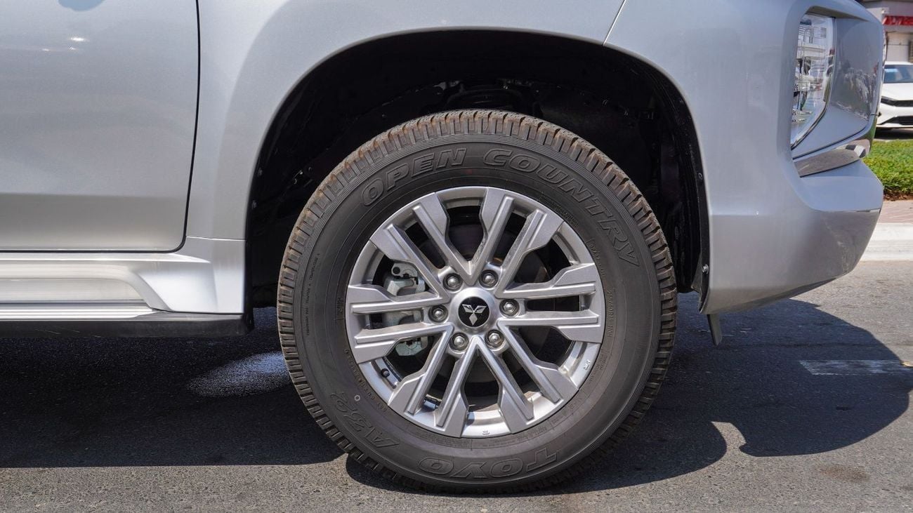 Mitsubishi Pajero Mini ECTAGR040 - Mitsubishi Pajero Sport GLS Highline - 2.4L Diesel Auto - Silver