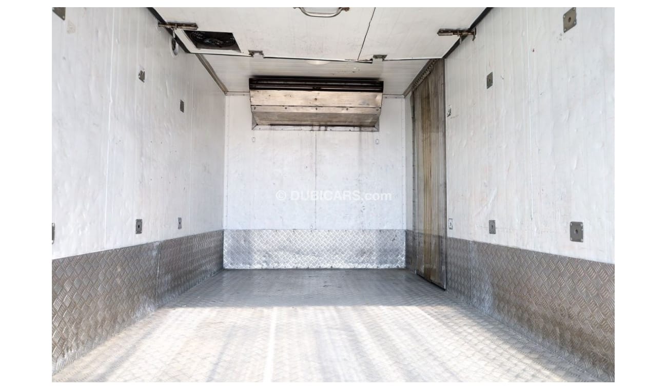 ميتسوبيشي فوسو كانتير 2015 Fuso Freezer Box - M/T Diesel - 3.3L RWD - GCC Spes - Book Now