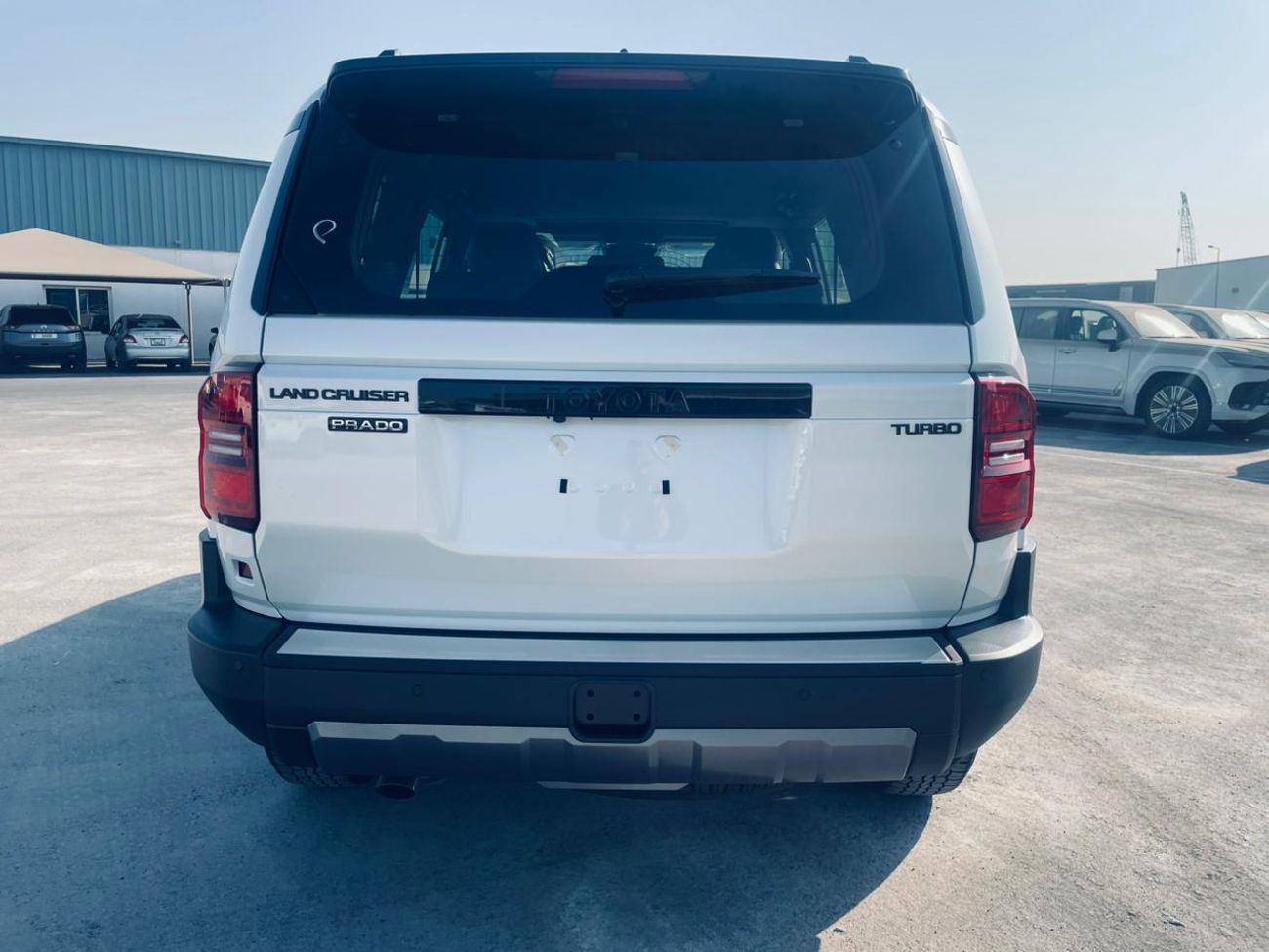 تويوتا برادو Adventure Dual Tone 2.4T