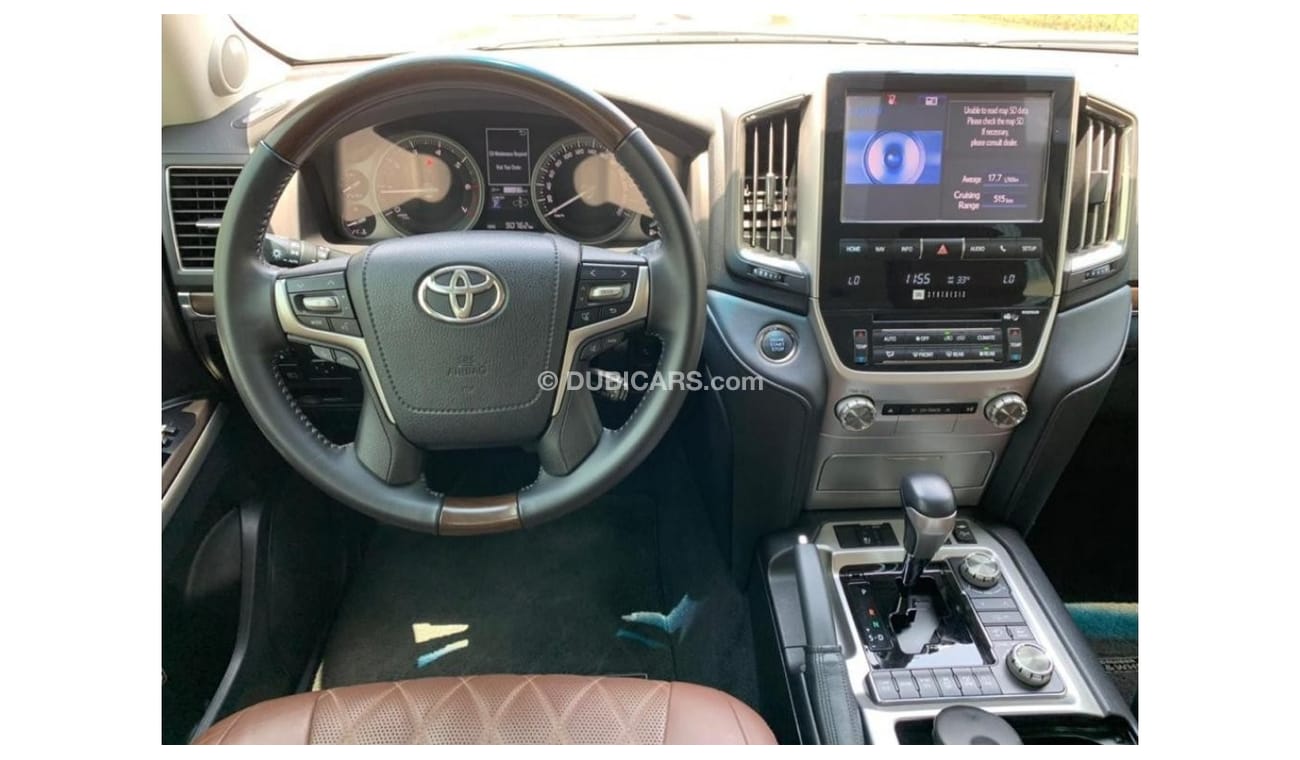 Toyota Land Cruiser VXR 5.7 L "Black Edition" 2018 / GCC Spec